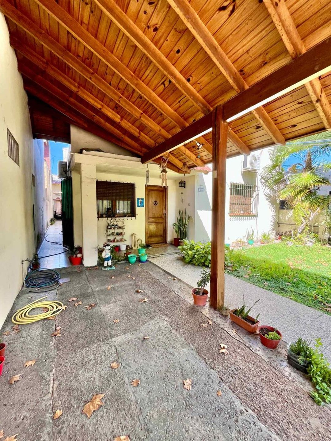 Terreno con casa a demoler en venta - Temperley