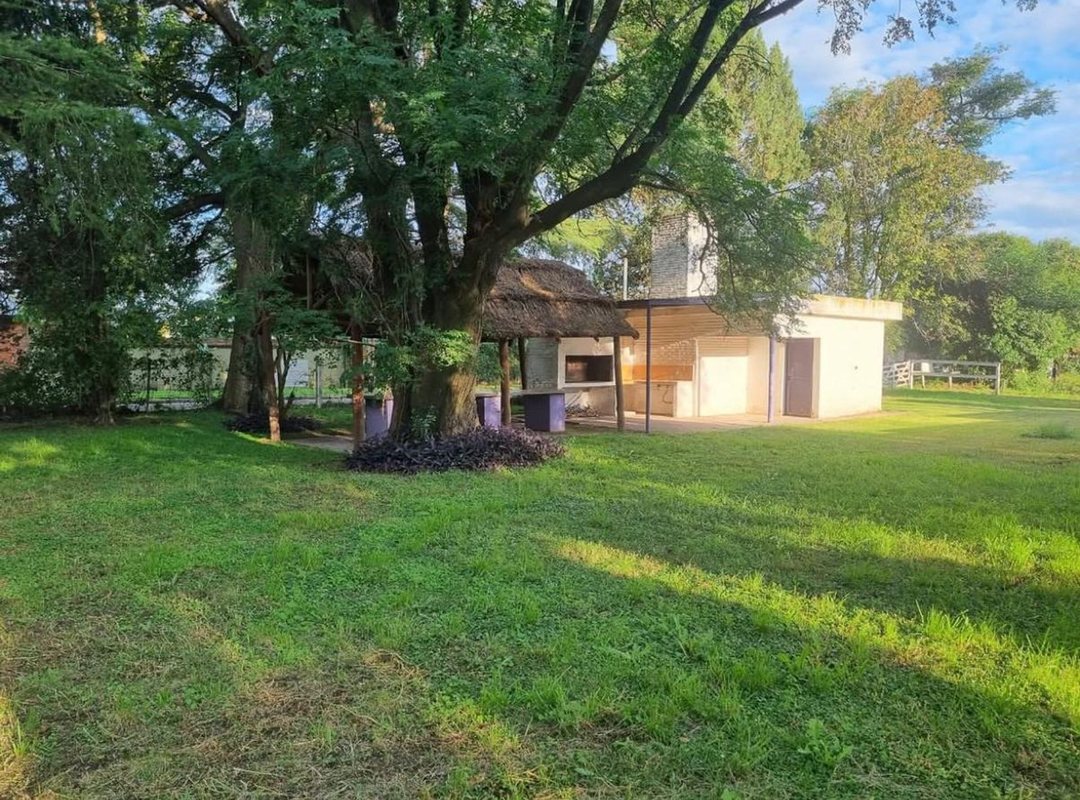 QUINTA EN VENTA EN PERGAMINO CON AMPLIO PARQUE