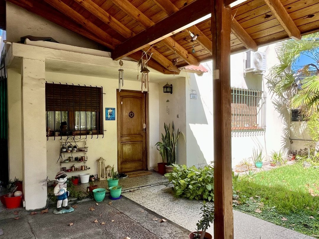 Lote con 2 casas de 3 amb en venta en Temperley