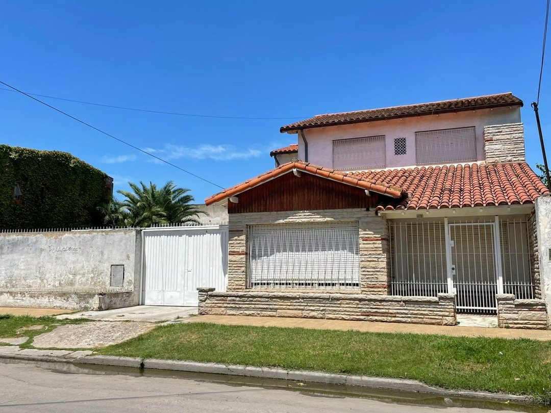 CASA 5 AMB CIUDAD JARDIN CON COCHERA