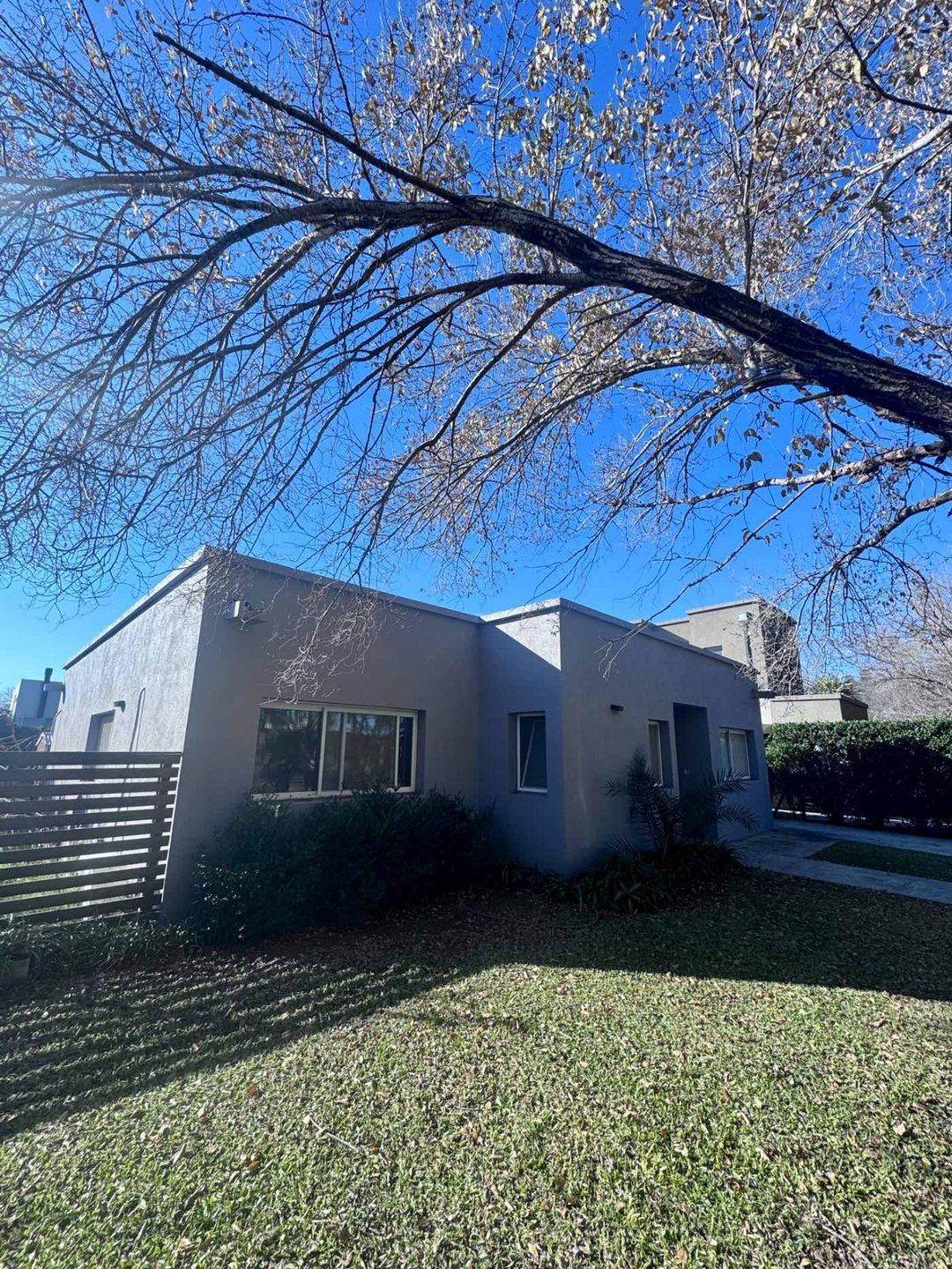 Venta casa una planta La Comarca Tigre 5 ambientes