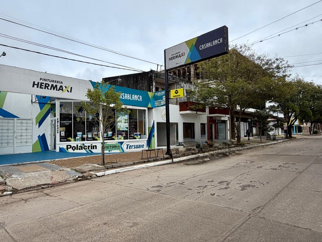 SE VENDE LOCAL COMERCIAL DENTRO DE LOS BULEVARES