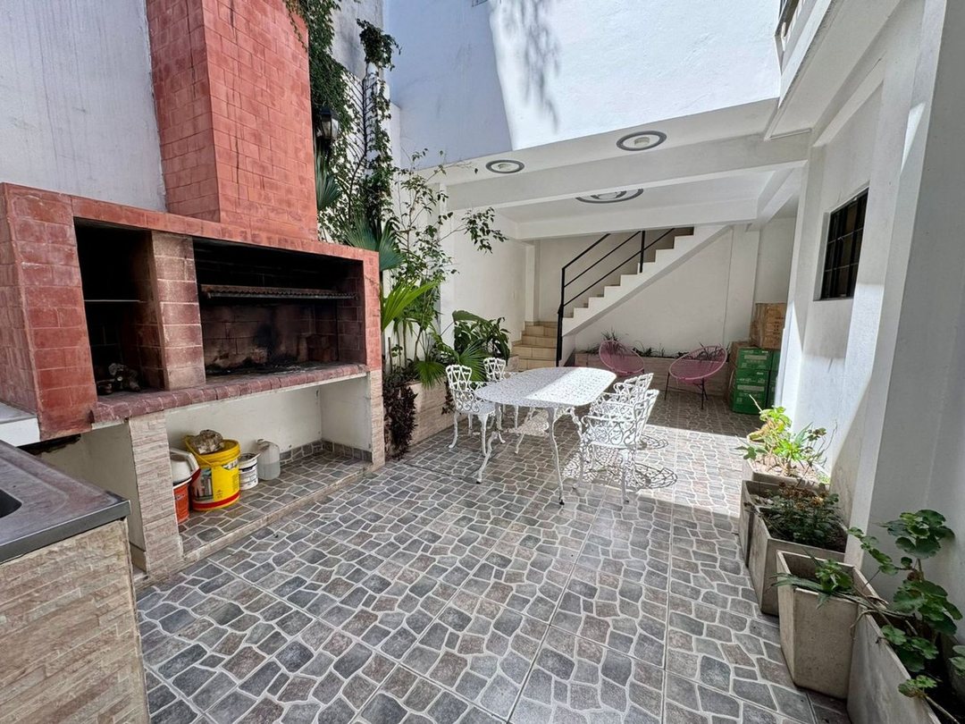 VENTA PH 5 DORMITORIOS 2 PATIOS PURA LUZ Y CALIDAD