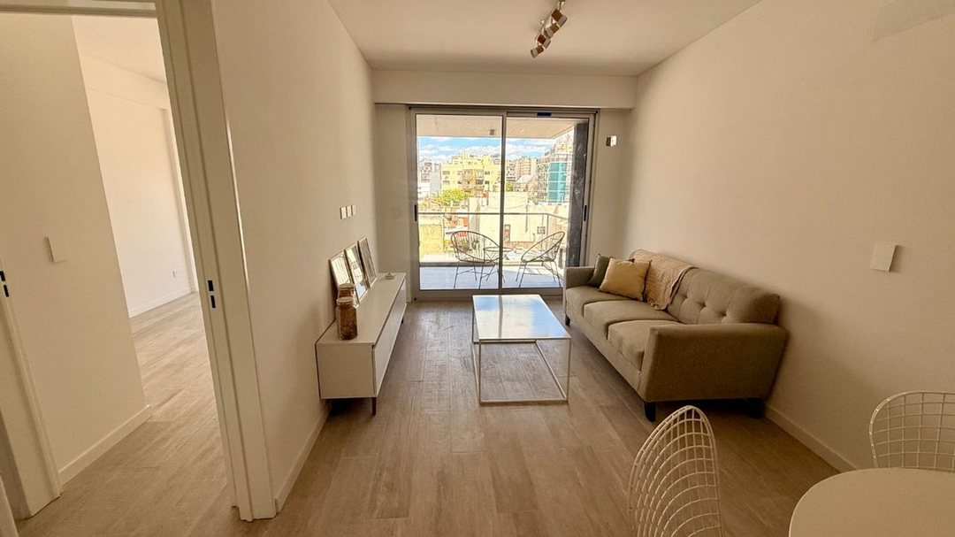 VENTA DEPARTAMENTO 3 AMB CON PATIO Y JARDIN