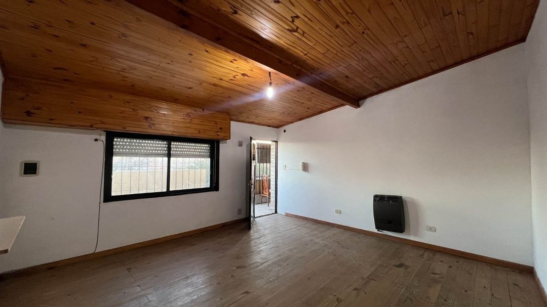 PH EN VENTA LOS HORNOS - LA PLATA