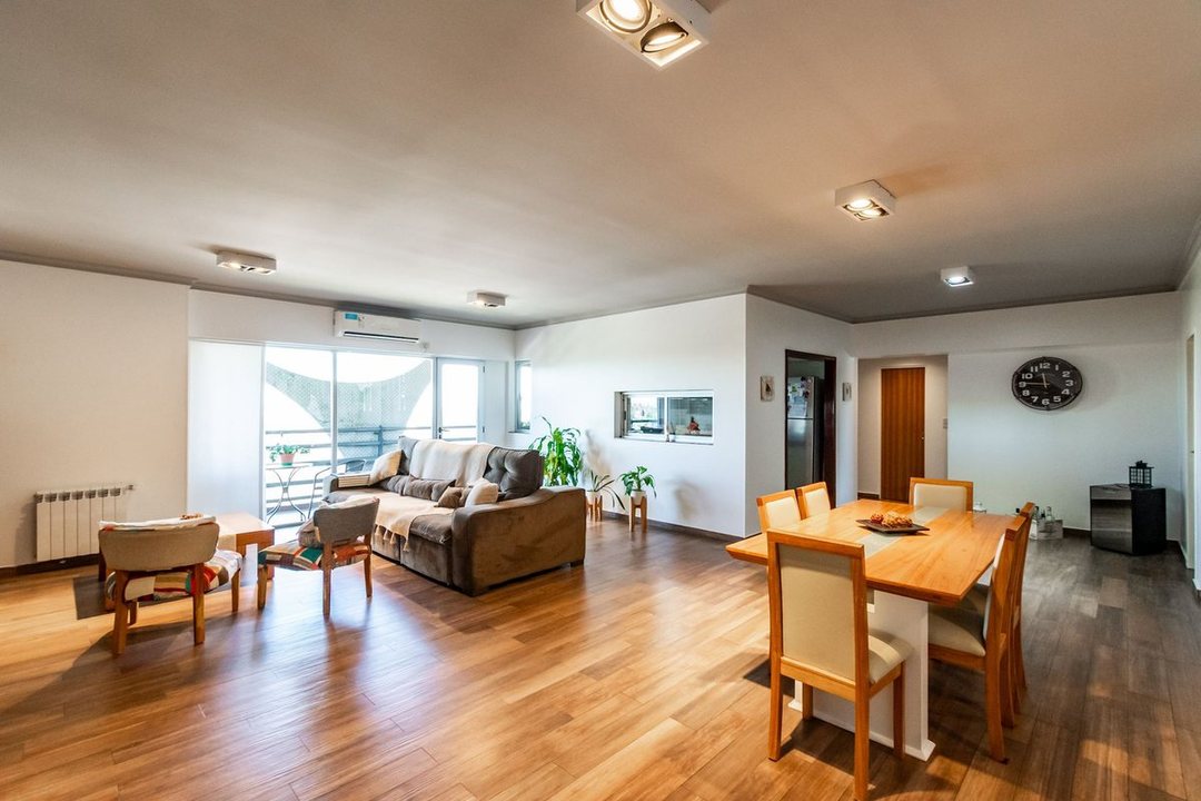 VENTA DEPTO SEMIPISO 4 AMB C/COCHERA SAENZ PEÑA