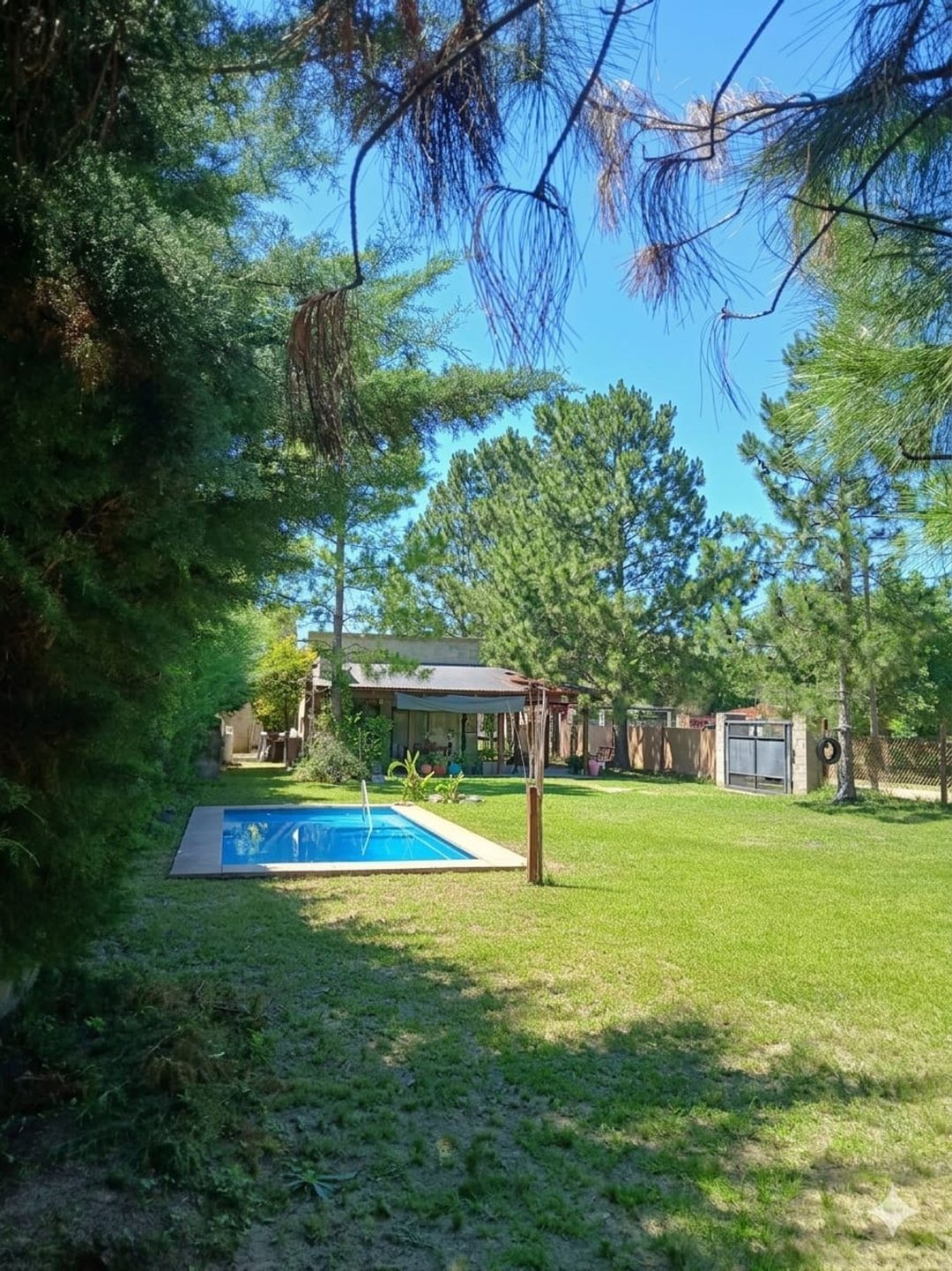 VENTA CASA 2 DORM CON PILETA EN ARROYO LEYES