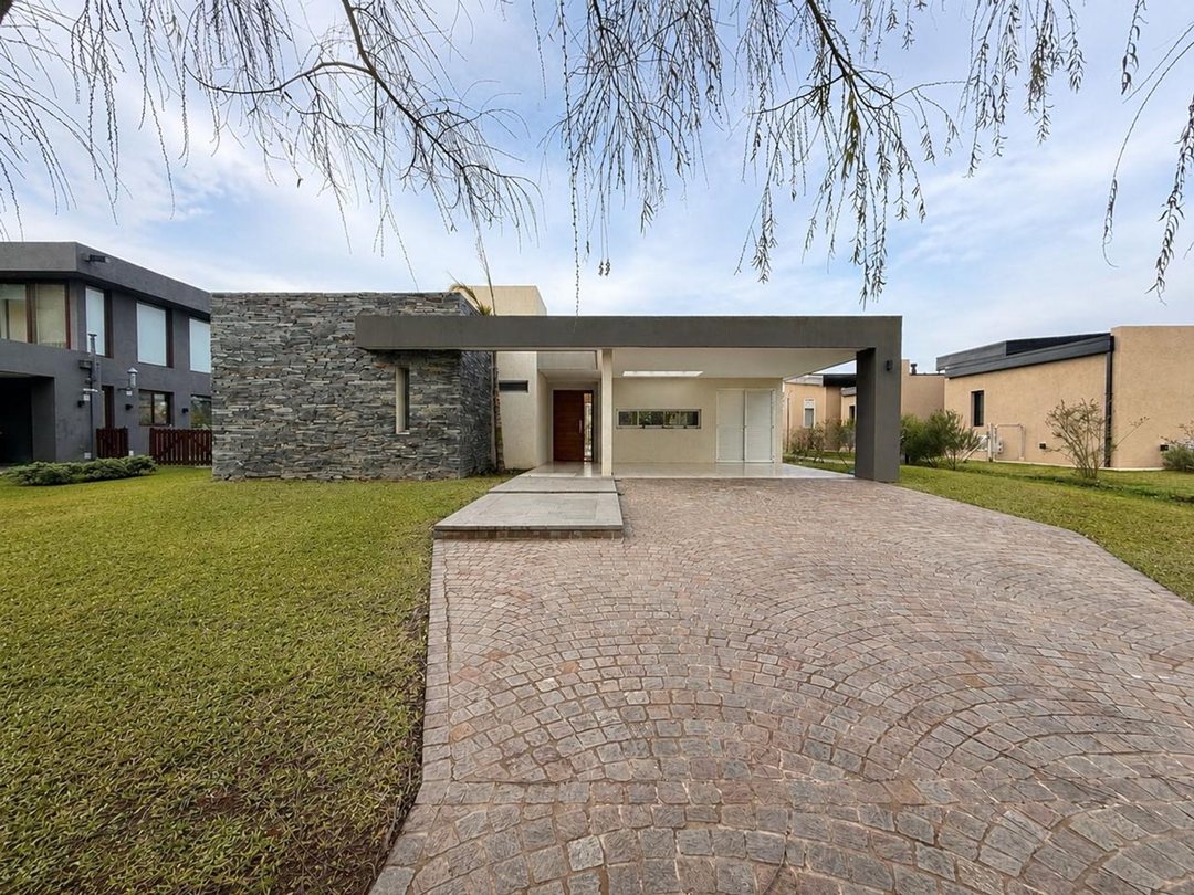 Casa 4 amb c/piscina y fondo al lago Miralagos
