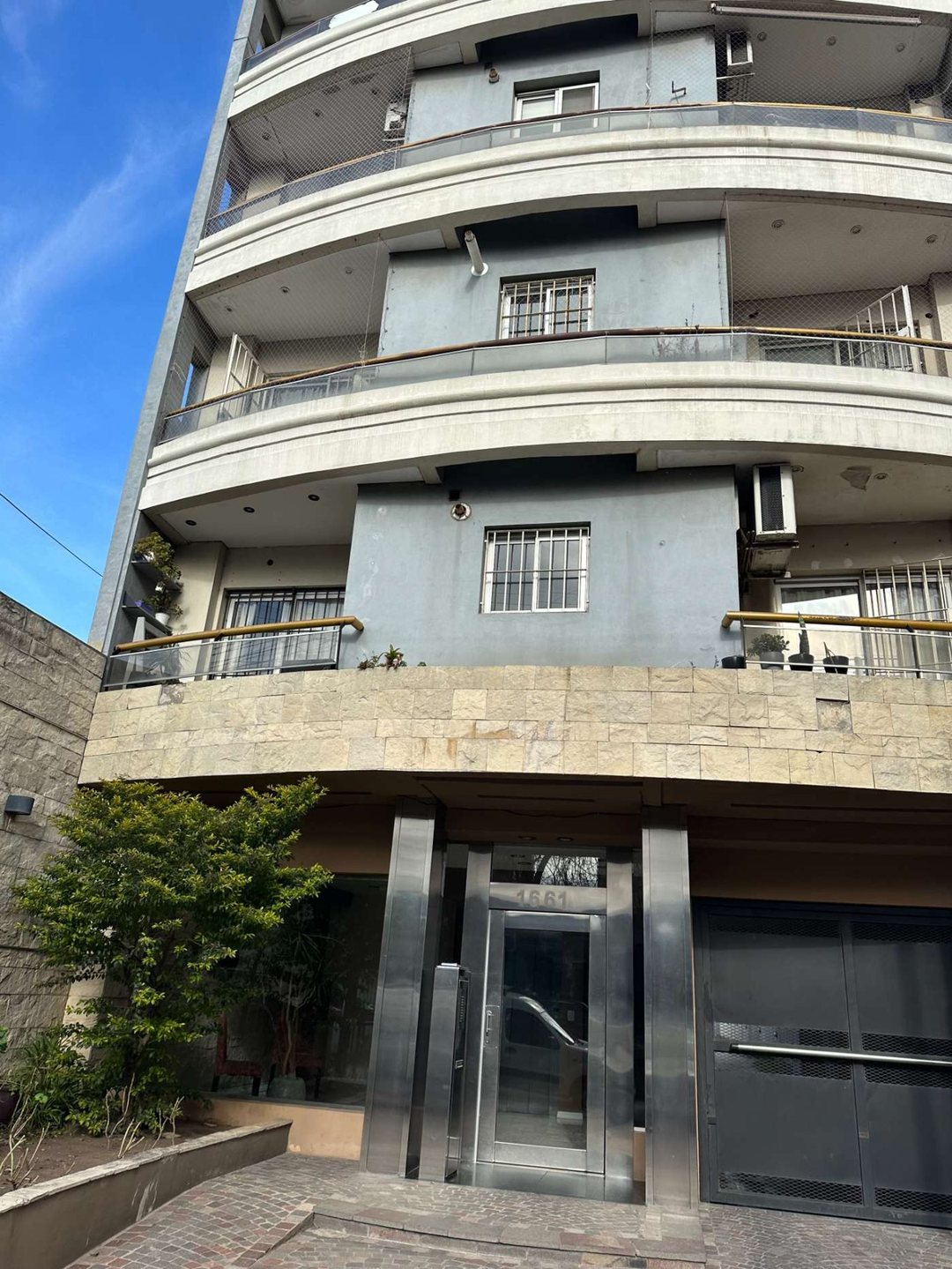 DEPARTAMENTO 3 Amb. C/COCHERA EXC.UBICACION