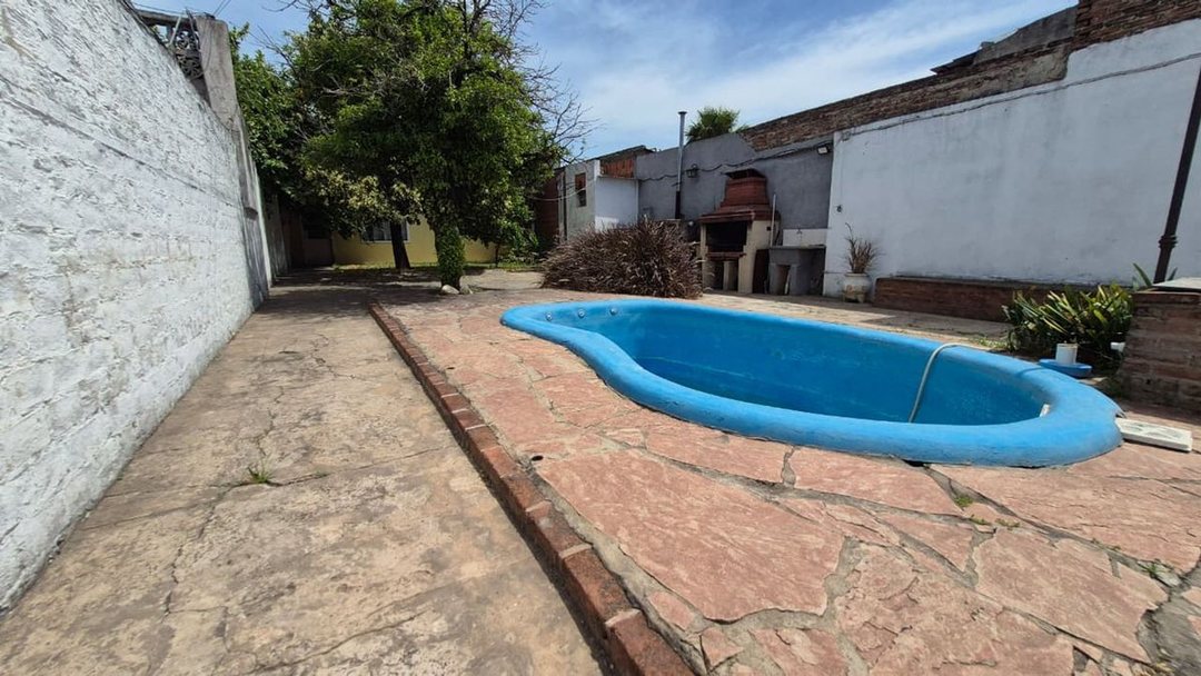Casa 3 amb parque, quincho, piscina. Lanús Este