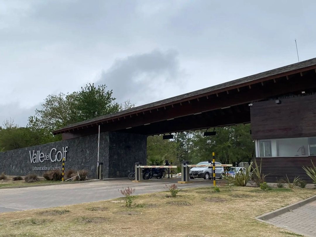 INVERTI VENTA LOTE EN VALLE DEL GOLF 3RA. ETAPA