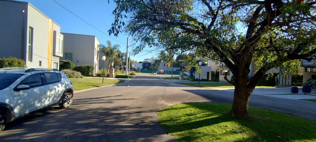VENTA EXCELENTE LOTE EN COMPLEJO EN MORENO