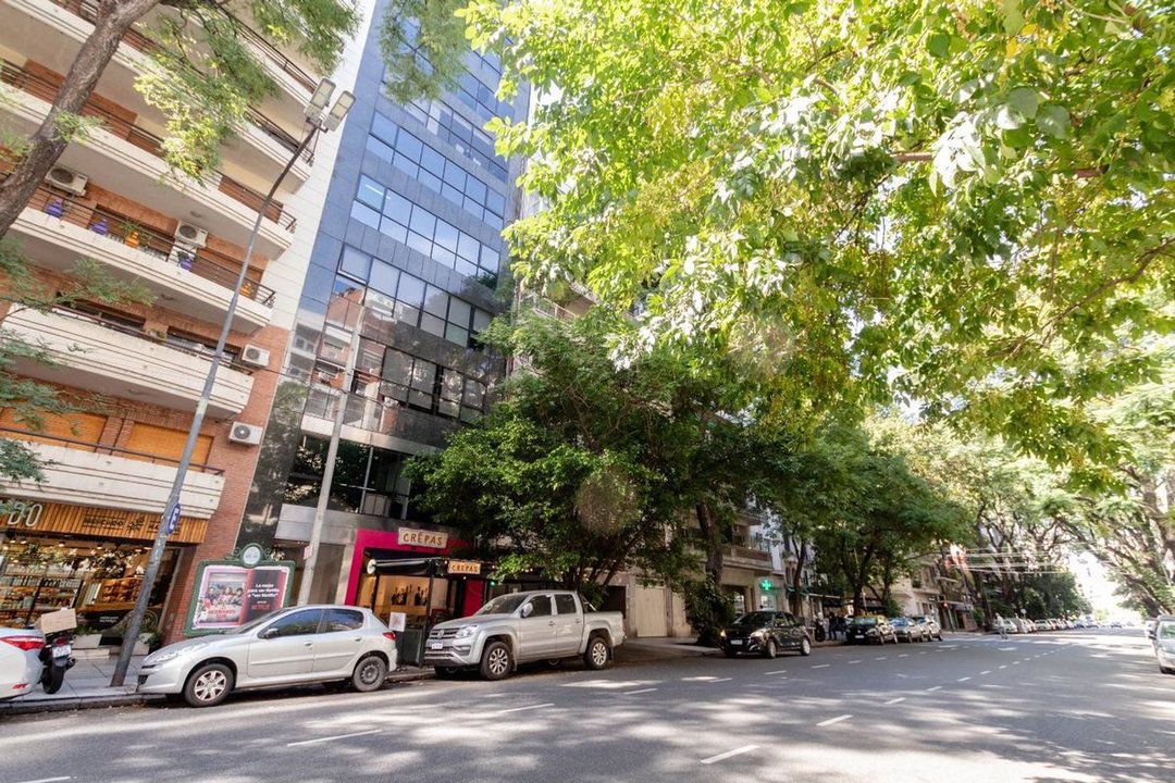 VENTA OFICINA COMERCIAL - GRAN CATEGORÍA !!