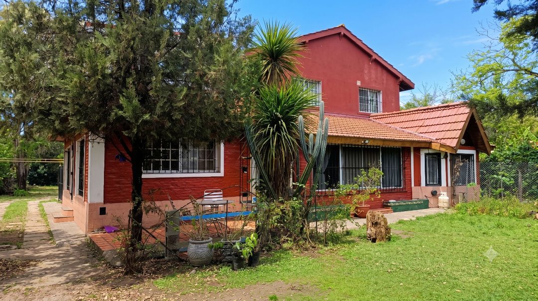 VENTA CASA QUINTA CON PILETA - PONTEVEDRA