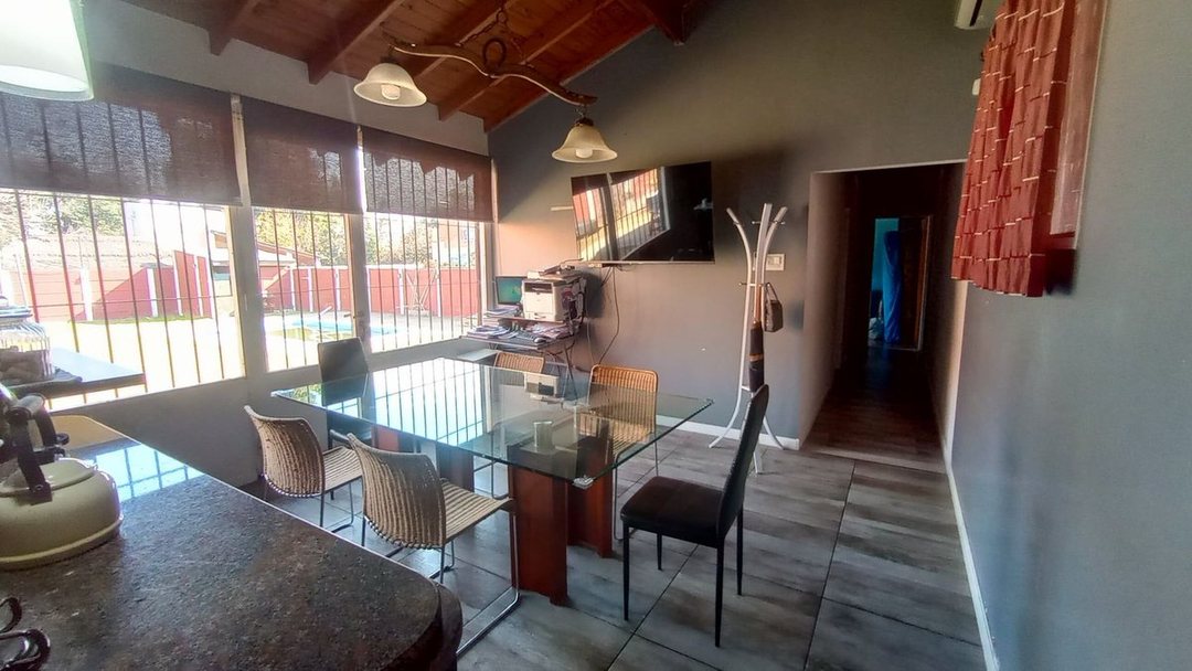 VENTA CASA 4 AMB. PILETA PASO DEL REY MORENO