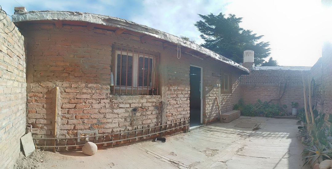 VENTA CASA EN GODOY CRUZ A REFACCIONAR