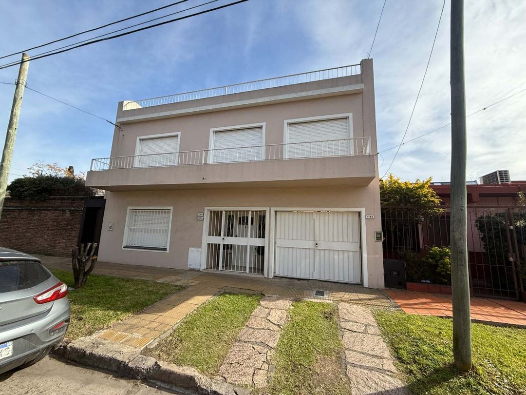 EN VENTA CASA 5 AMBIENTES EN SAN MARTIN