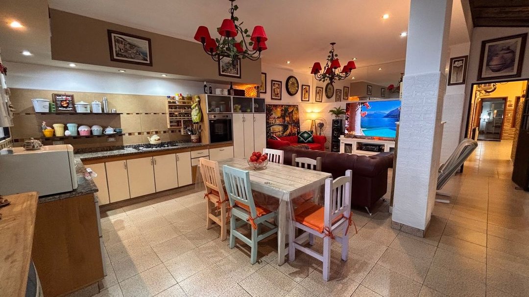 VENTA CASA 4 AMB COCHERA PATIO LUGANO APTO CREDITO
