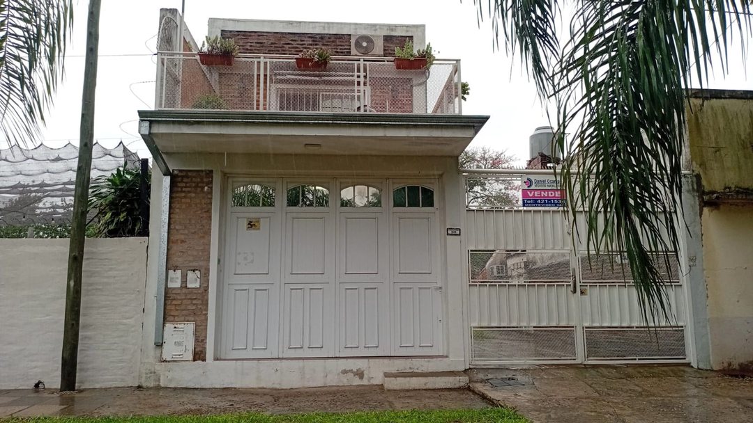 Casa 3 Dormitorios En 2 Plantas, Concordia
