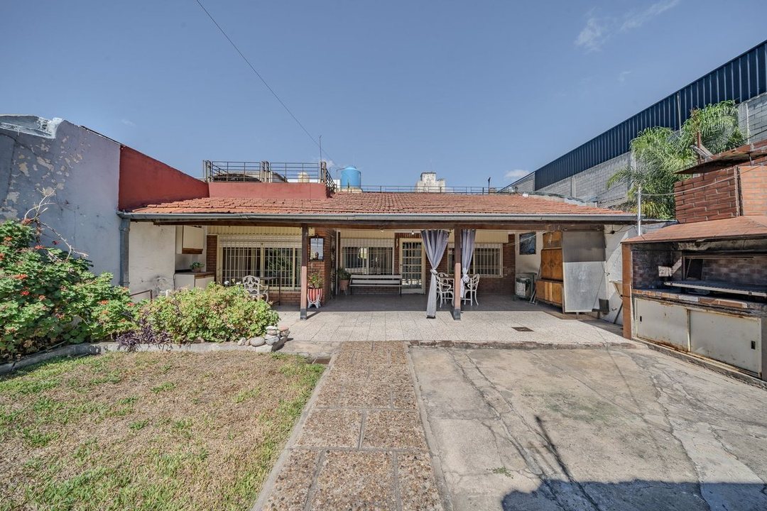 VENTA CASA 3 AMB C/ JARDIN-TALLER- VILLA BOSCH