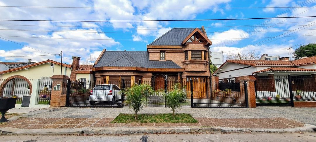 Excelente Casa Haedo Norte,  detalles de Categoría
