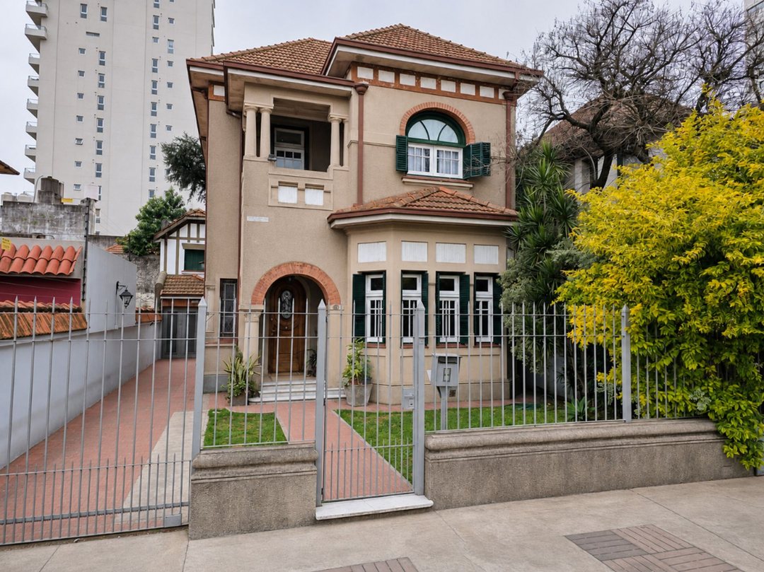 VENTA  EXCEPCIONAL CASONA HISTORICA BANFIELD