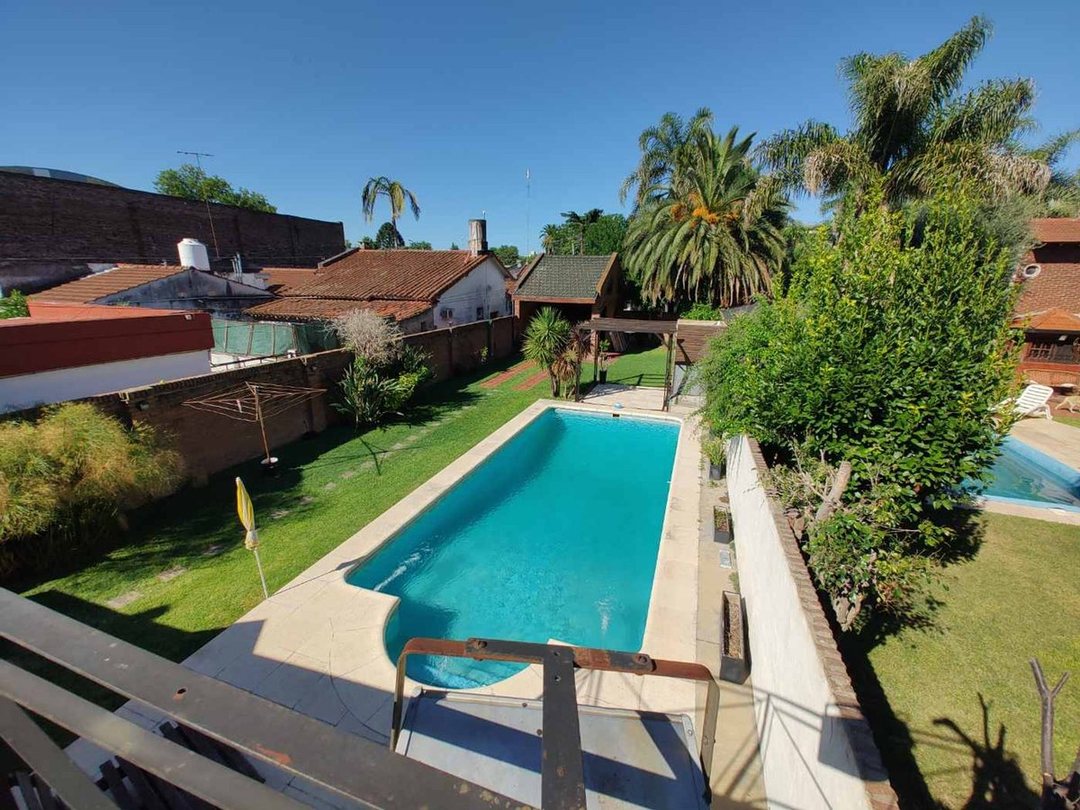 VENTA CASA 4 Amb. c/JARDIN y PILETA - OPORTUNIDAD!