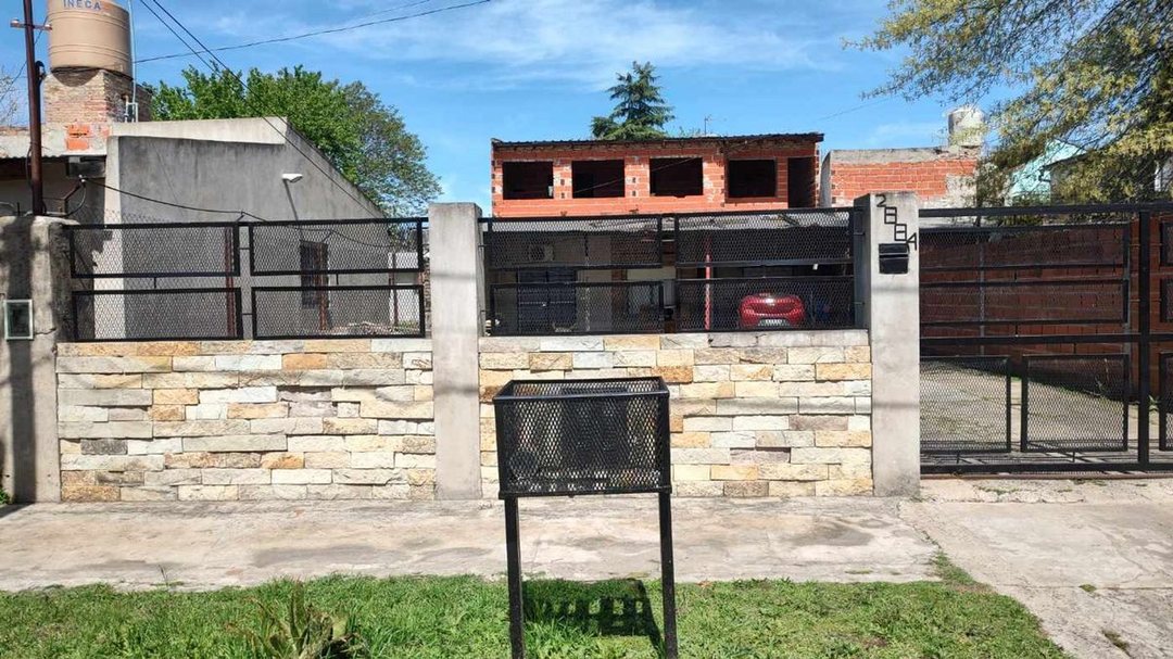 CASA EN VENTA EN ITUZAINGO LOTE PROPIO