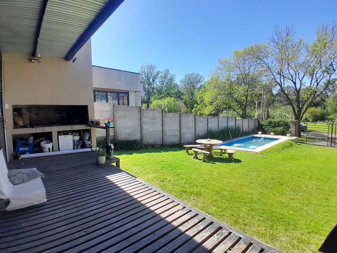 CASA 1DORMI VENTA PERMUTA V CONSTITUCION PILETA