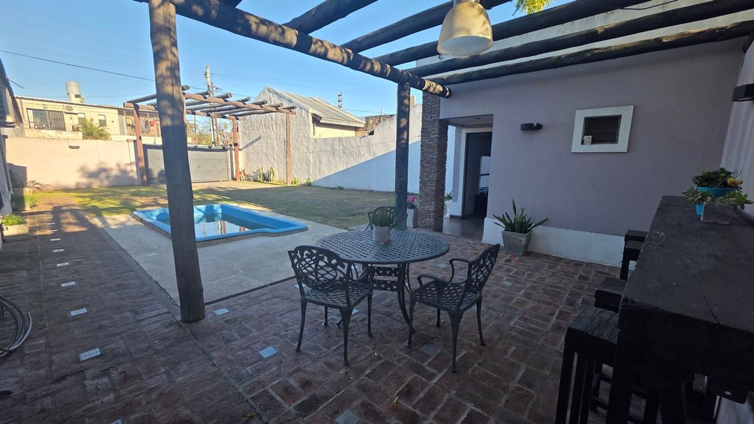 VENTA CASA 4 AMBIENTES PADUA QUINCHO PILETA