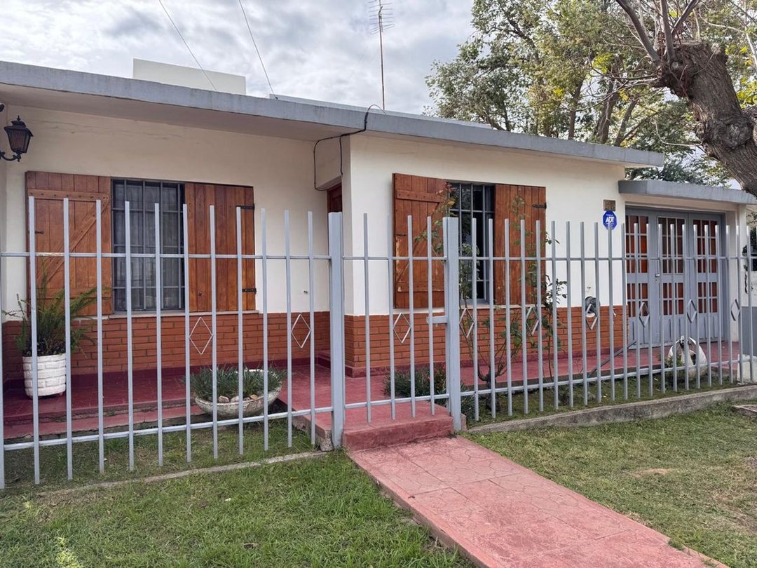 CASA EN VENTA EN JUANA KOSLAY SAN LUIS