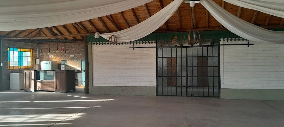 Quinta de 7 ha, con múltiples instalaciones