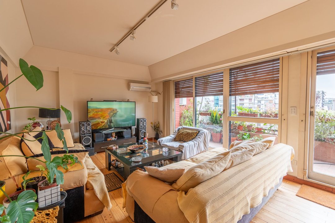 DUPLEX 3 AMBIENTES, CON DEPENDENCIA 0 ESCRITORIO.