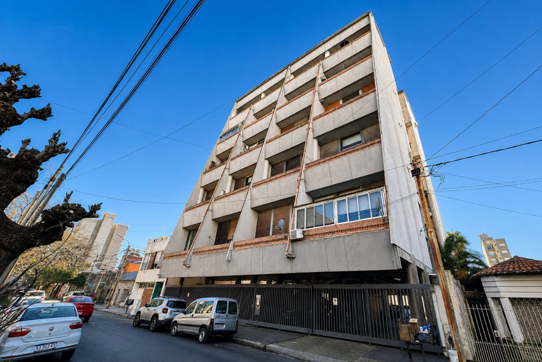 DEPARTAMENTO EN VENTA LANUS 4 AMB EN DOS PLANTAS