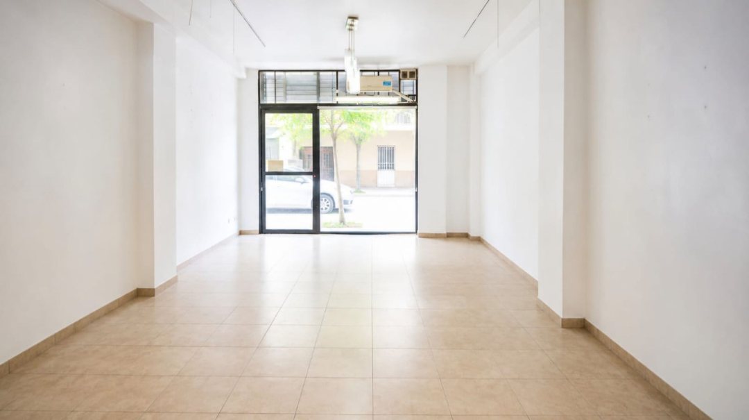 LOCAL EN ALQUILER FLORES IDEAL COMERCIO