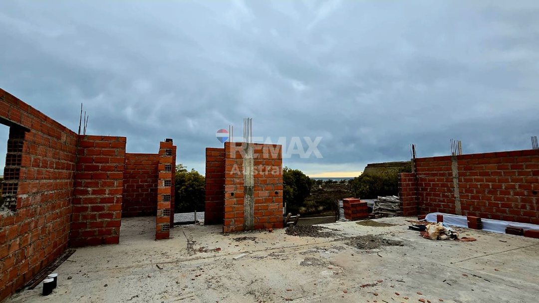 CASA DE PLAYA EN CONSTRUCCIÓN — LA HERRADURA