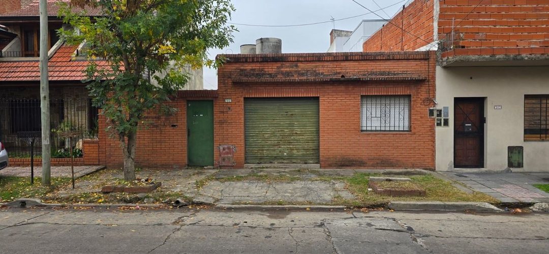 VENTA CASA CON COCHERA QUINCHO EZPELETA A RECICLAR