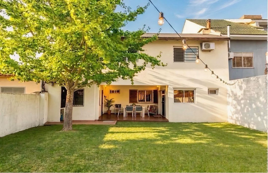 VENTA CASA 4 AMB JARDÍN QUINCHO COCHERA QUILMES
