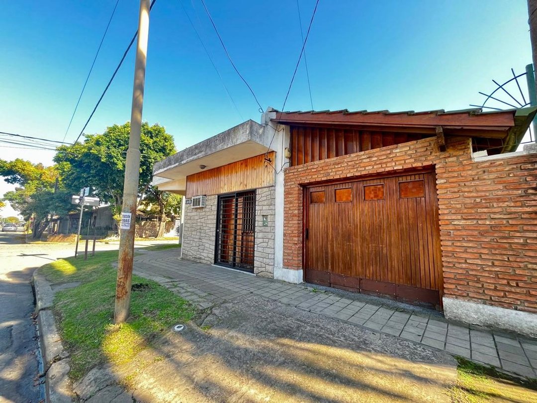 VENTA CASA BERNAL COCHERA JARDIN APTO CREDITO