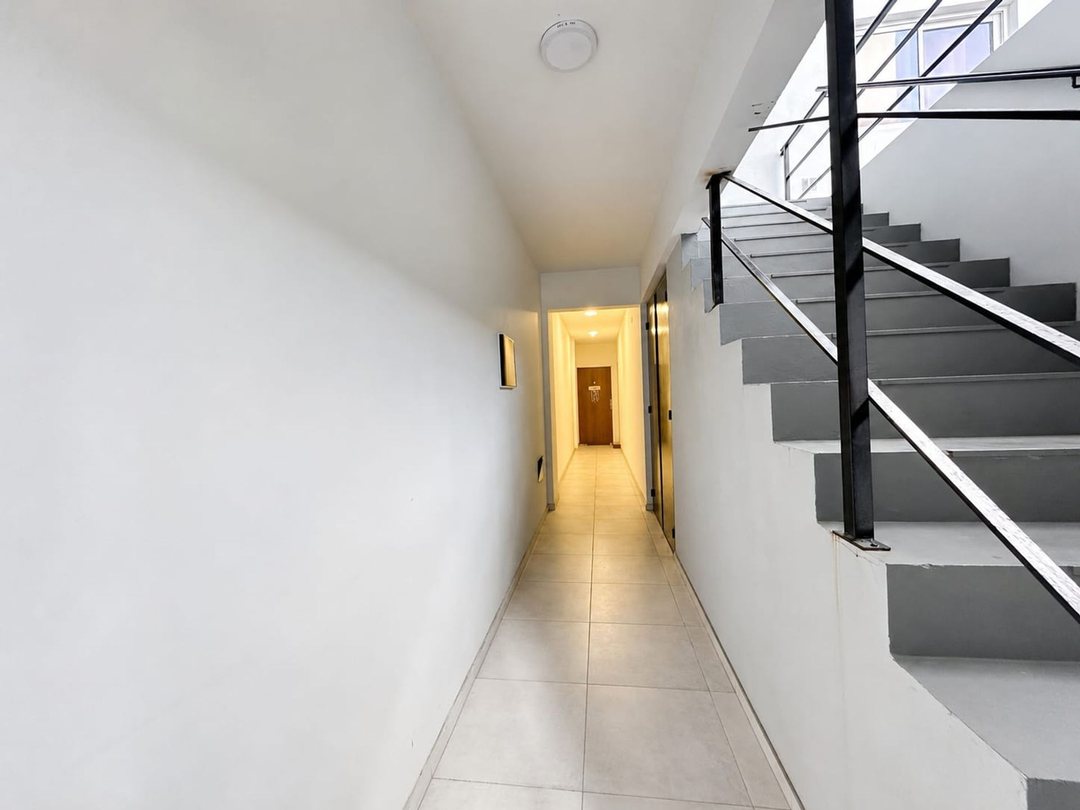 VENTA DEPARTAMENTO 2 AMBIENTES C/ COCHERA Y JARDIN