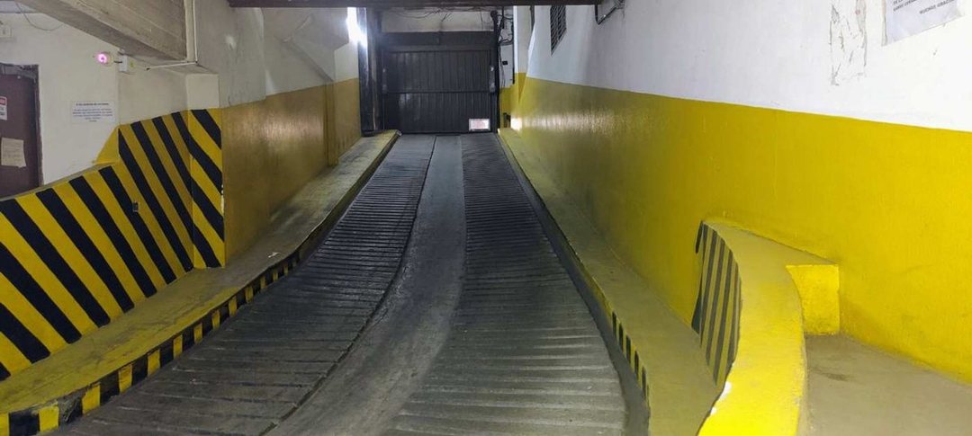 COCHERA CUBIERTA EN VENTA - EXCELENTE UBICACIÓN