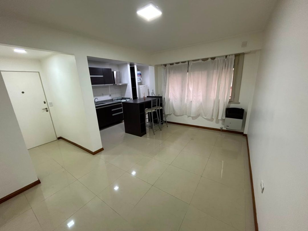VENTA DPTO 2 AMB PLAZA COLON  RECICLADO COCHERA