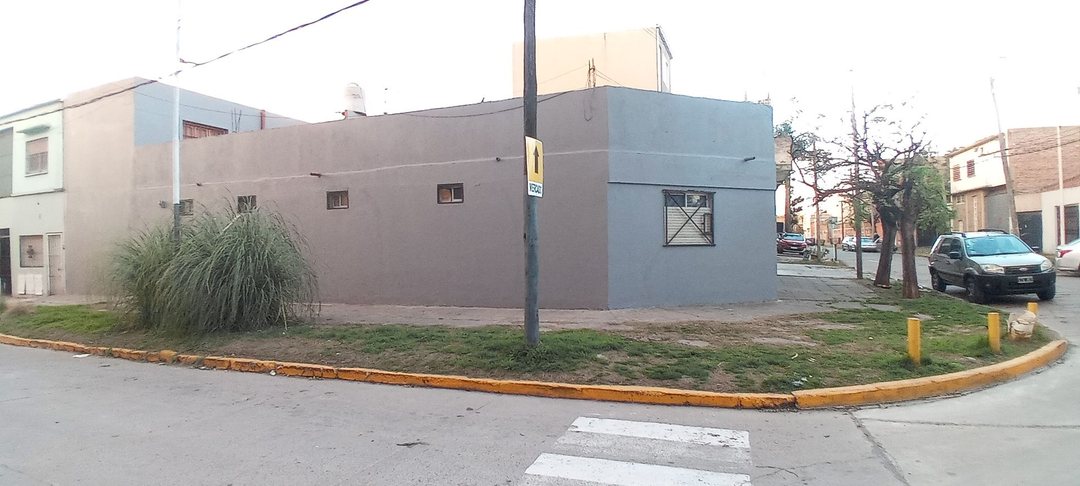VENTA CASA MULTIFAMILIAR EN CASEROS PETIT HOTEL