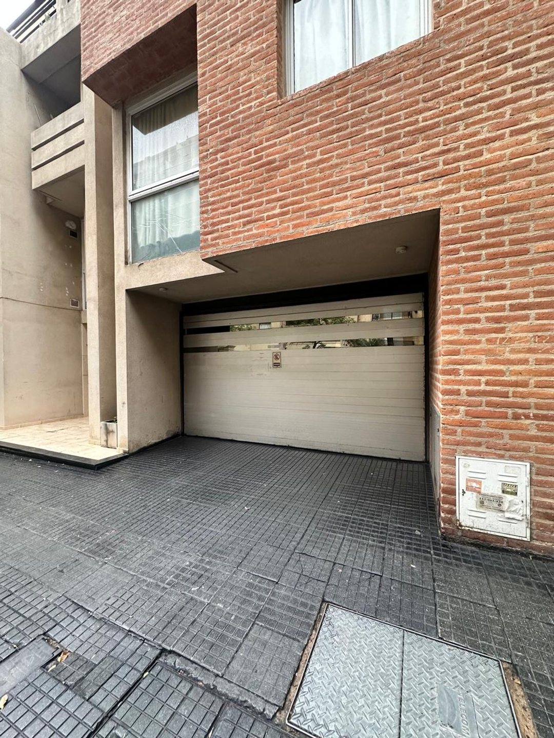 VENTA COCHERA - NUEVA CORDOBA - CALLE CHILE 200
