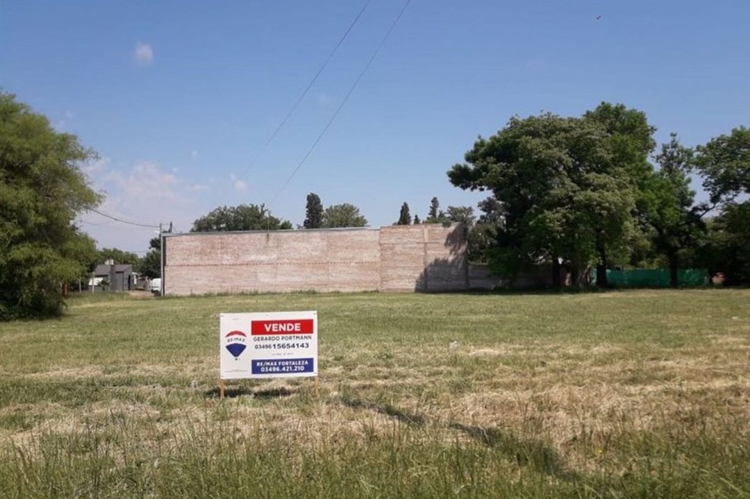 VENTA TERRENO AMPLIO SOBRE ESQUINA