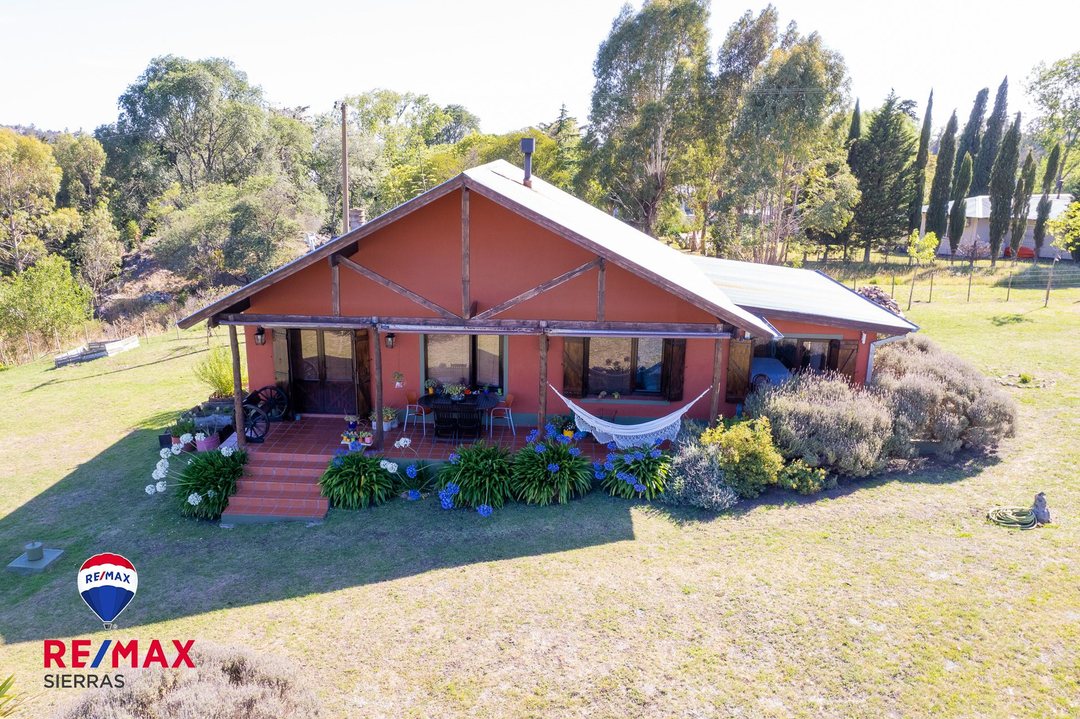 VENTA DOS CASAS DE CAMPO ZONA LA ELENA TANDIL