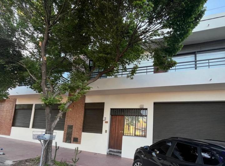 Oficina comercial · 225m²