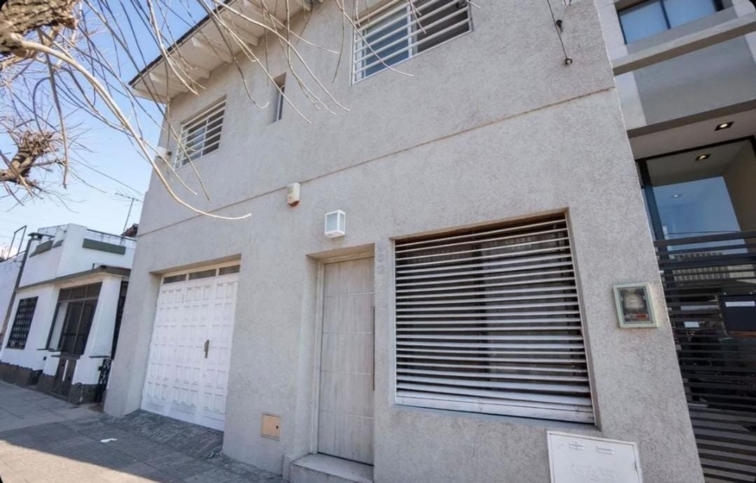 VENTA CASA 4 AMB c/COCHERA, PATIO y TERRAZA  HAEDO