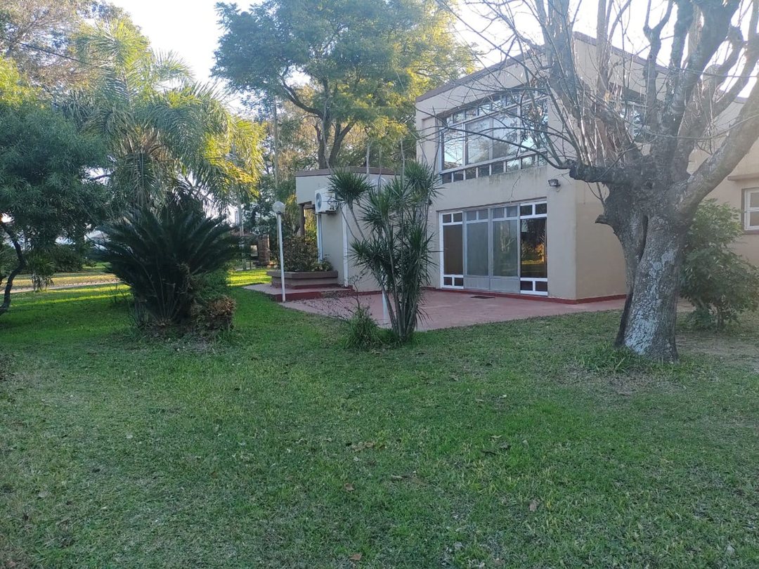 CASA COUNTRY UBAJAY GRAN TERRENO