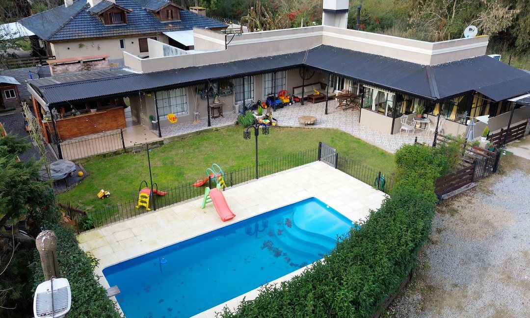 VENTA CASA 3 AMB CON PILETA JARDIN El JAGUEL